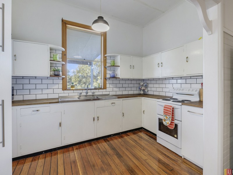 9 Greenfields Avenue, West Kempsey NSW 2440