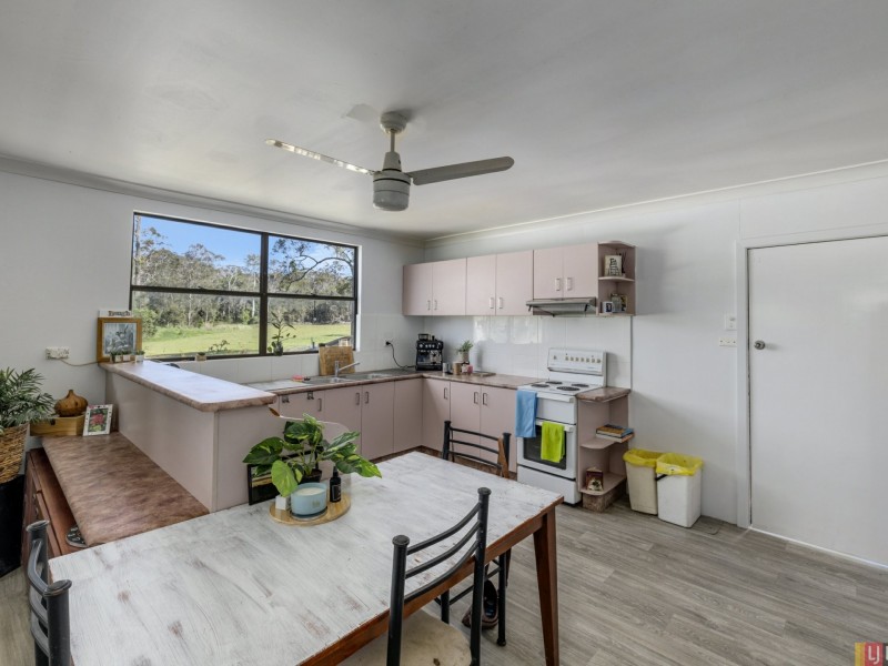 84 Crescent Head Road, South Kempsey NSW 2440