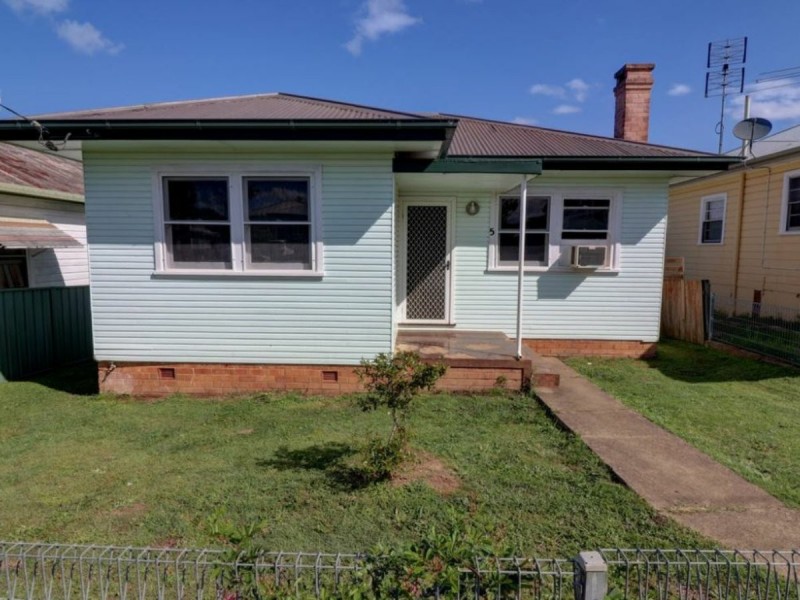 5 Cameron Street, West Kempsey NSW 2440