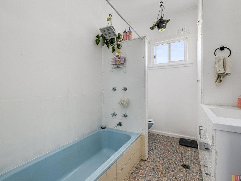 12 Carrington Street, West Kempsey NSW 2440