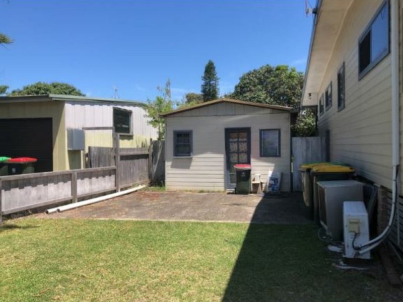 11 Fifth Ave, Stuarts Point NSW 2441