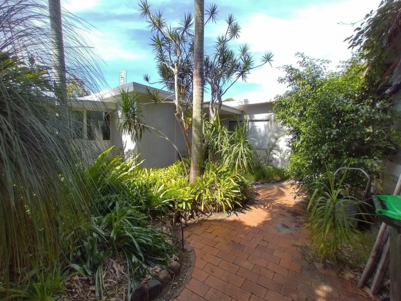 7 Eleventh Ave, Stuarts Point NSW 2441