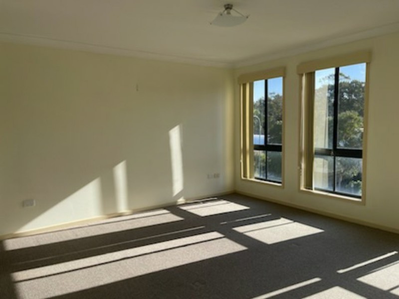 4 Charles Parry Street, Crescent Head NSW 2440