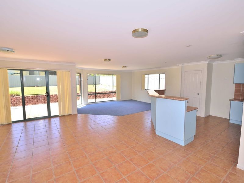 8 Cecil Baldwin Close, West Kempsey NSW 2440