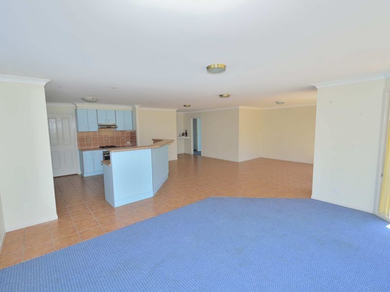 8 Cecil Baldwin Close, West Kempsey NSW 2440