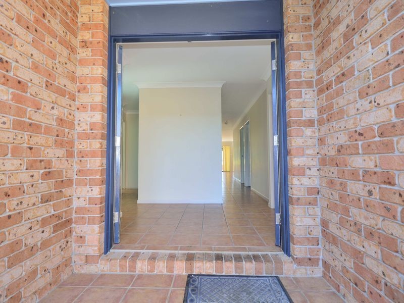 8 Cecil Baldwin Close, West Kempsey NSW 2440