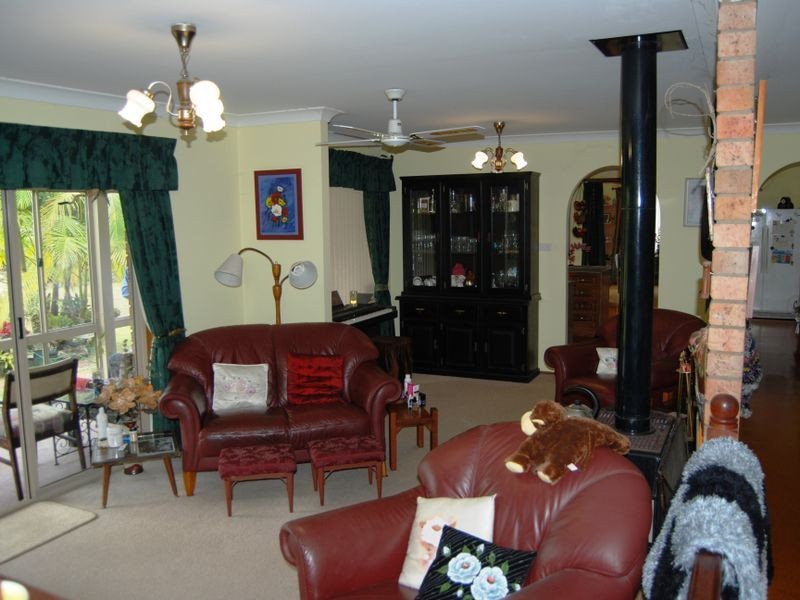 33 Barraganyatti Hut Rd, Stuarts Point NSW 2441