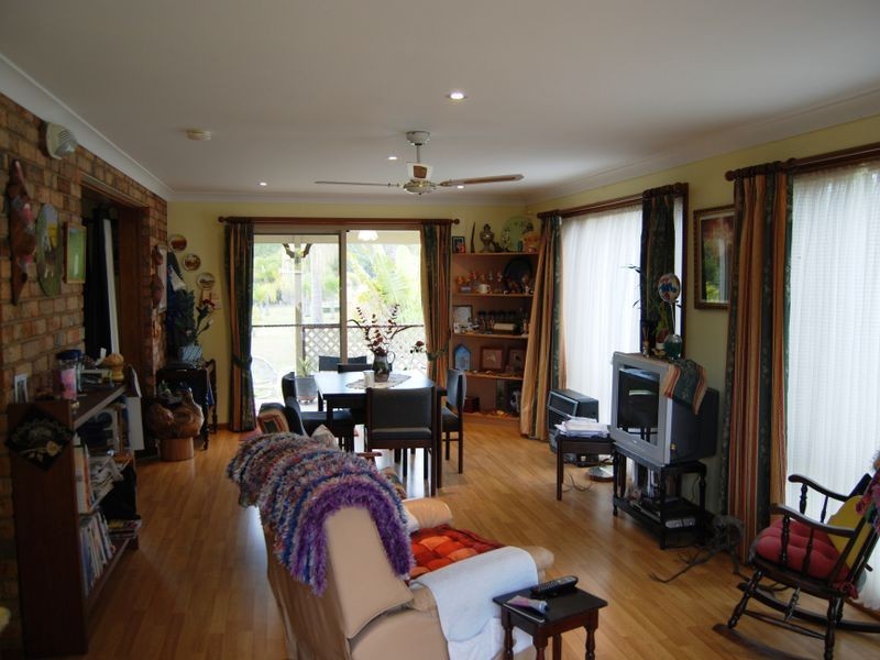 33 Barraganyatti Hut Rd, Stuarts Point NSW 2441