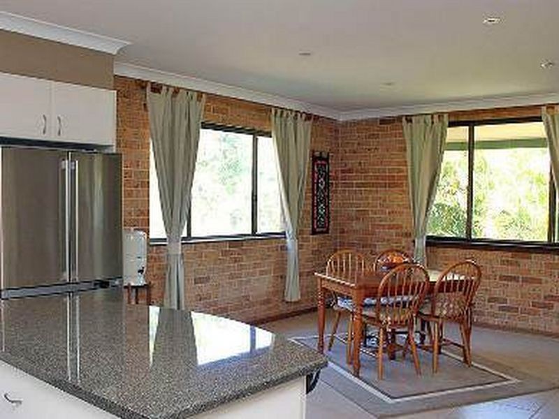 11 Haven Crescent, Yarravel NSW 2440
