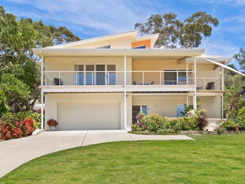 12 Home Street, Hat Head NSW 2440