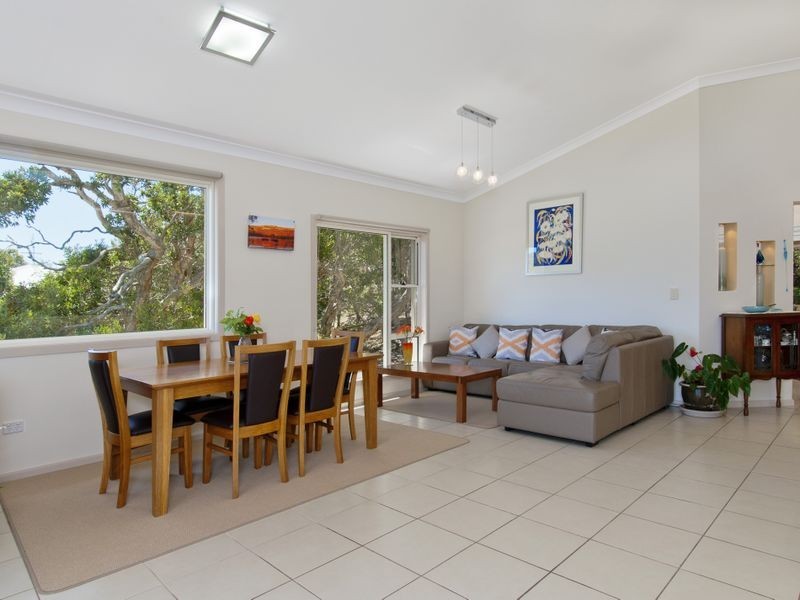 12 Home Street, Hat Head NSW 2440