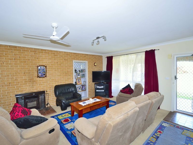 2 Ronald Robinson Pl, Kempsey NSW 2440