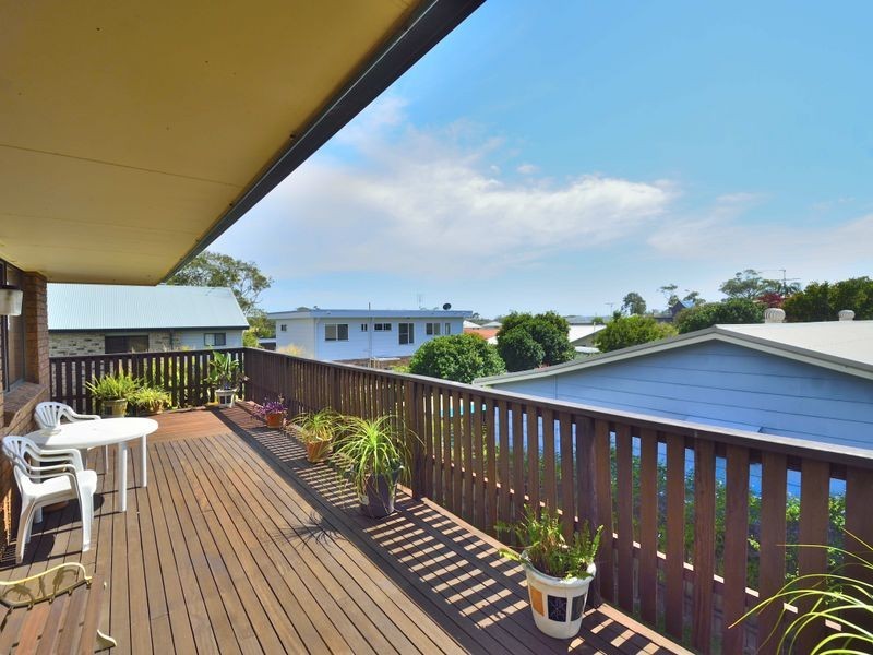 27 Hodgson St, Crescent Head NSW 2440