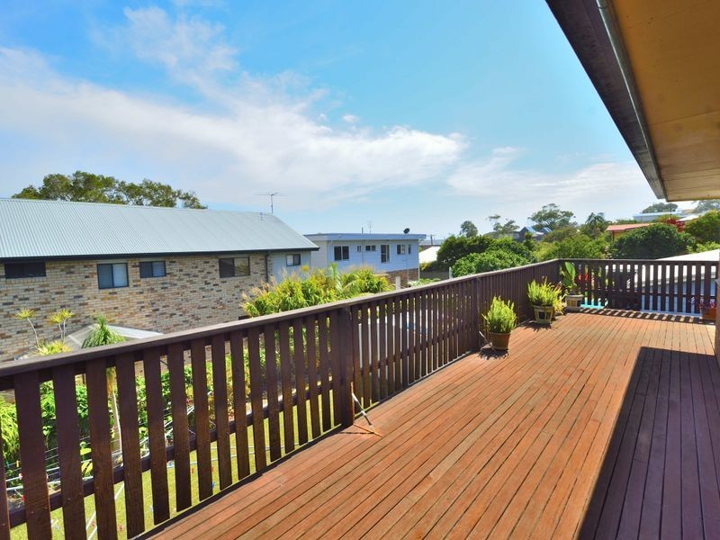 27 Hodgson St, Crescent Head NSW 2440