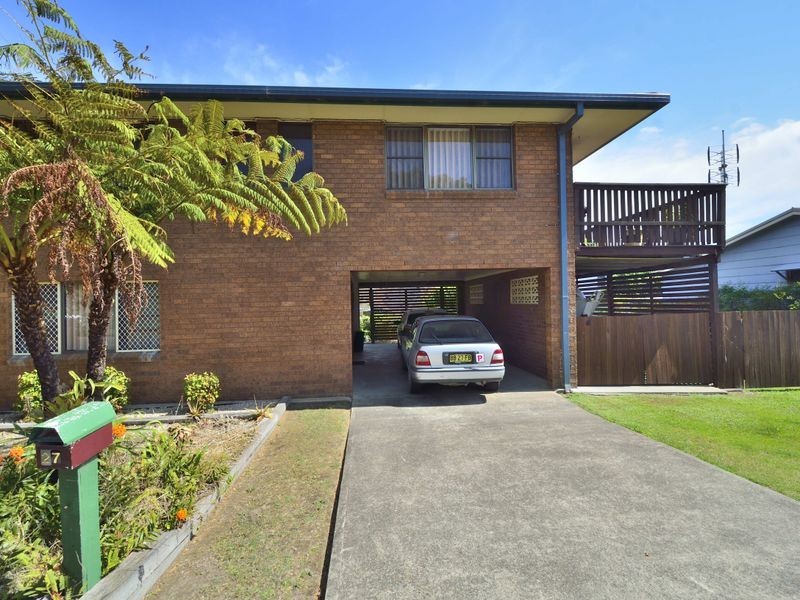 27 Hodgson St, Crescent Head NSW 2440