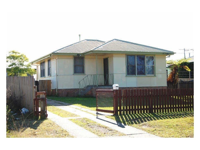 4 Reginald Ward Street, Kempsey NSW 2440
