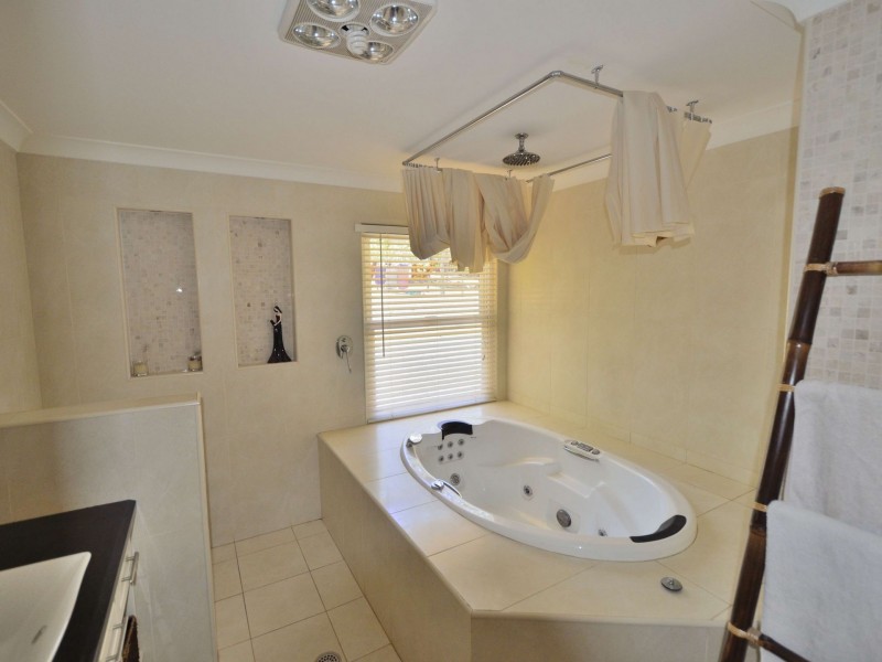 103 Ferrier Drive, Yarravel NSW 2440