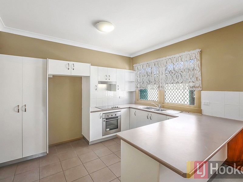 2 Greenfields Avenue, West Kempsey NSW 2440
