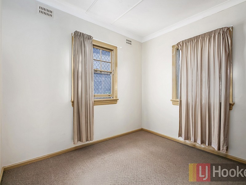 2 Greenfields Avenue, West Kempsey NSW 2440