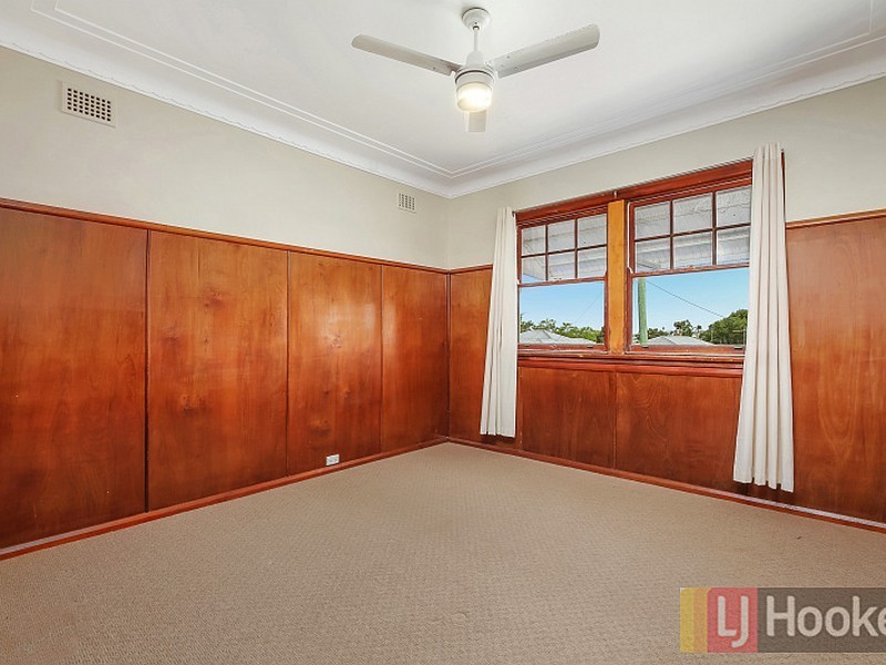 2 Greenfields Avenue, West Kempsey NSW 2440