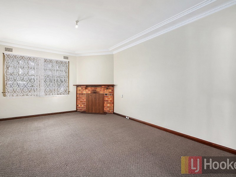 2 Greenfields Avenue, West Kempsey NSW 2440