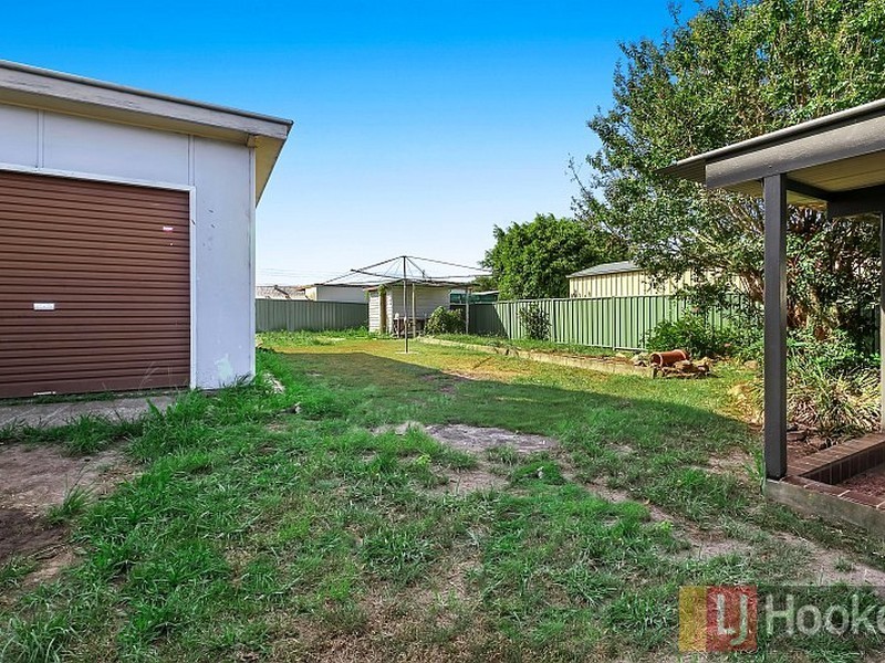 2 Greenfields Avenue, West Kempsey NSW 2440