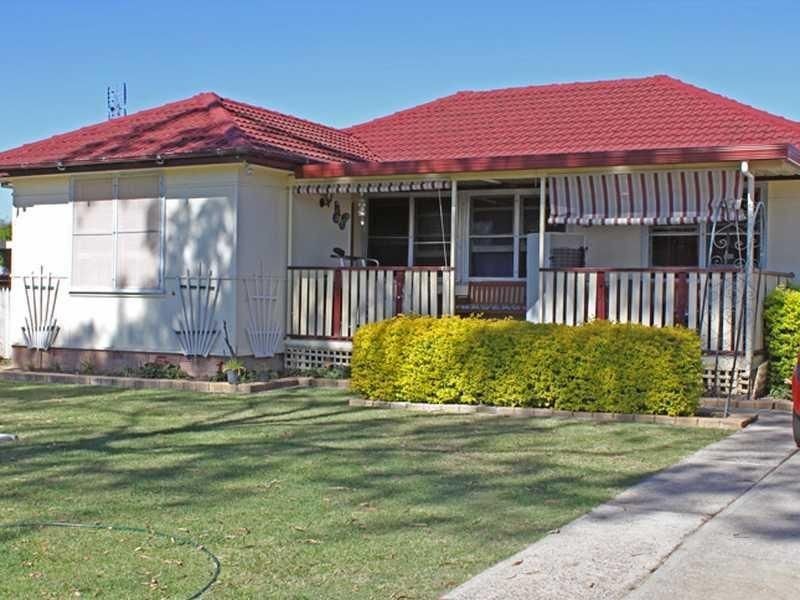 24 Gordon Nixon Avenue, West Kempsey NSW 2440