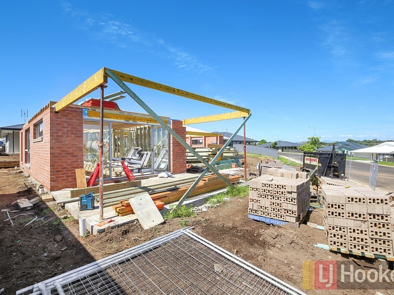 27 Prior Circuit, West Kempsey NSW 2440