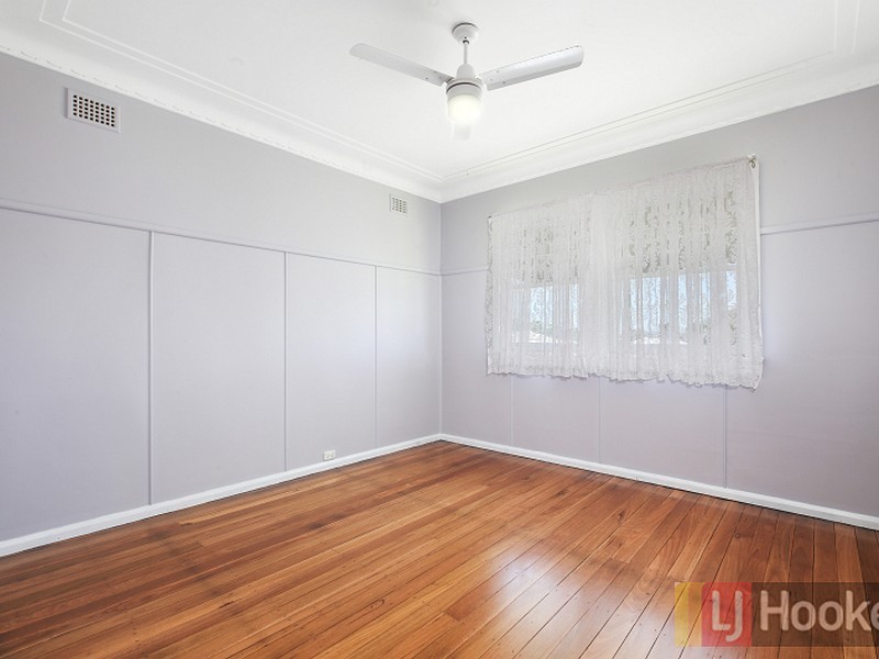 2 Greenfields Avenue, West Kempsey NSW 2440