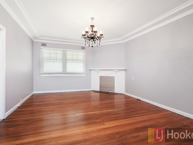 2 Greenfields Avenue, West Kempsey NSW 2440