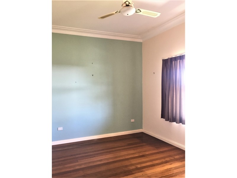 2 Angus Avenue, West Kempsey NSW 2440
