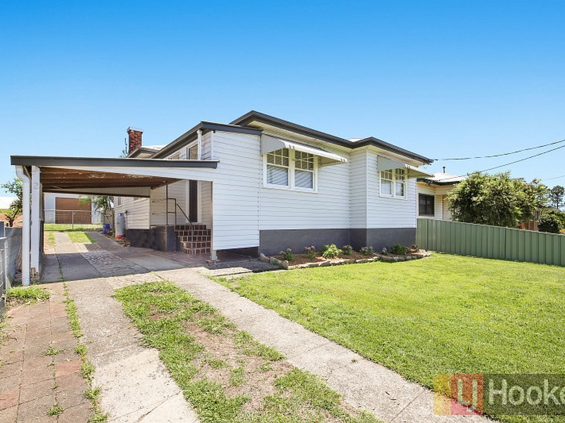 2 Greenfields Avenue, West Kempsey NSW 2440