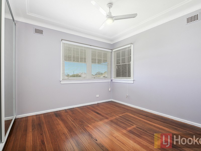 2 Greenfields Avenue, West Kempsey NSW 2440