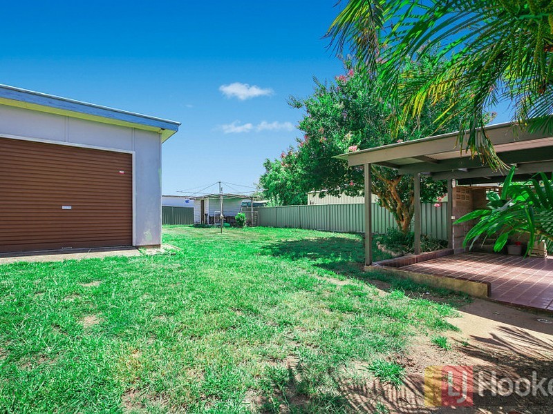 2 Greenfields Avenue, West Kempsey NSW 2440