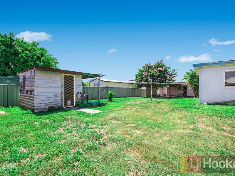 2 Greenfields Avenue, West Kempsey NSW 2440