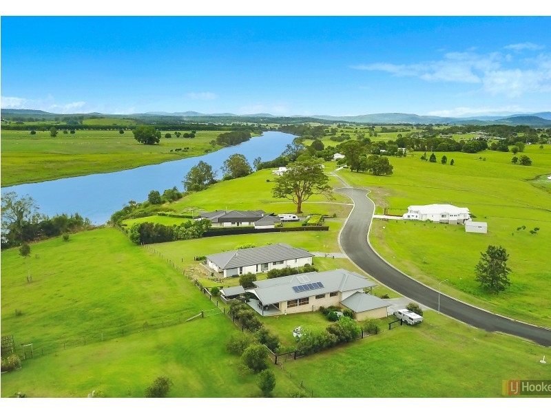 20 Springfield’s Drive, Greenhill NSW 2440