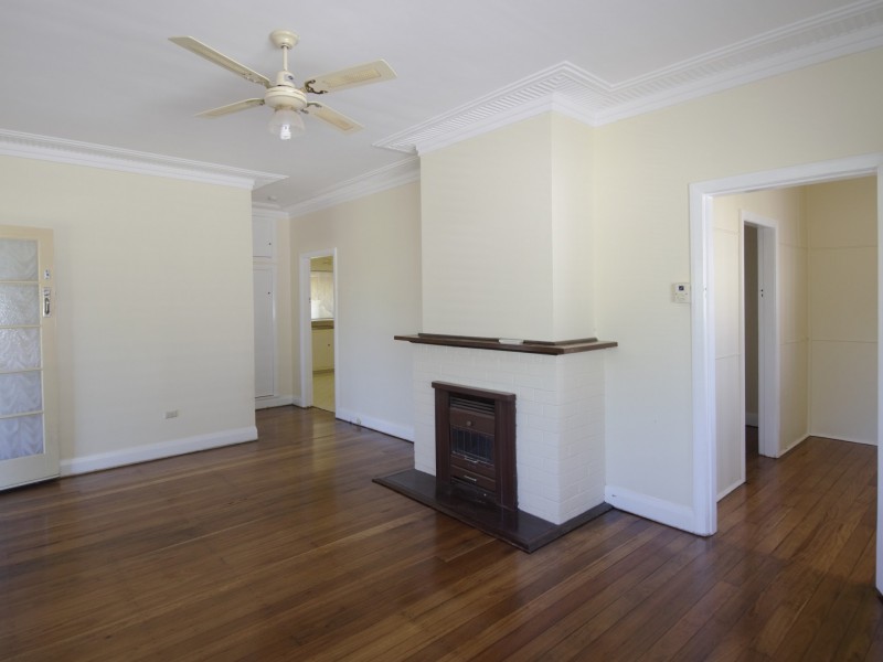 16 Stanley Street, East Kempsey NSW 2440
