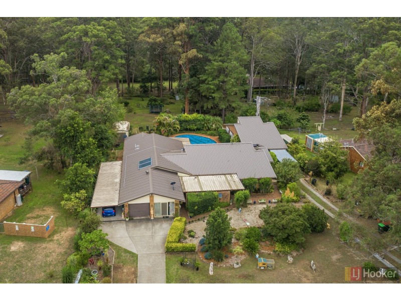 19 Hillview Drive, Yarravel NSW 2440