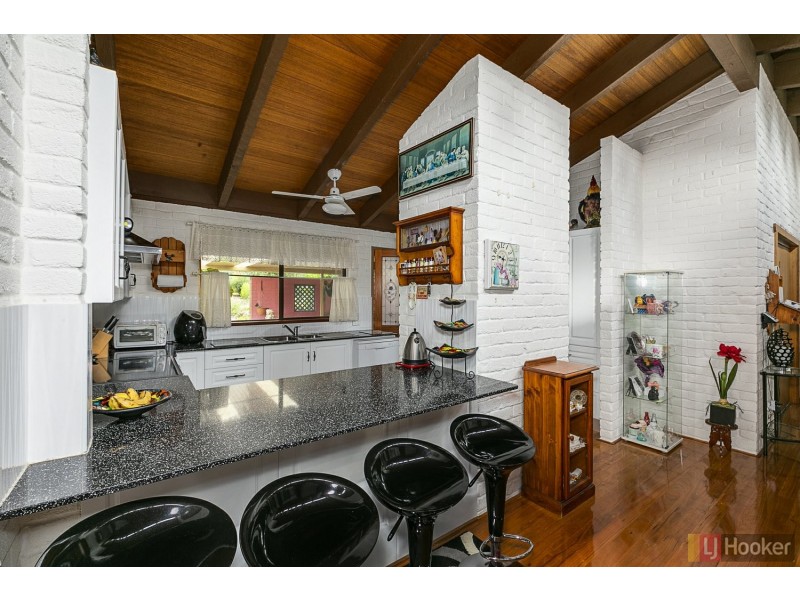 19 Hillview Drive, Yarravel NSW 2440