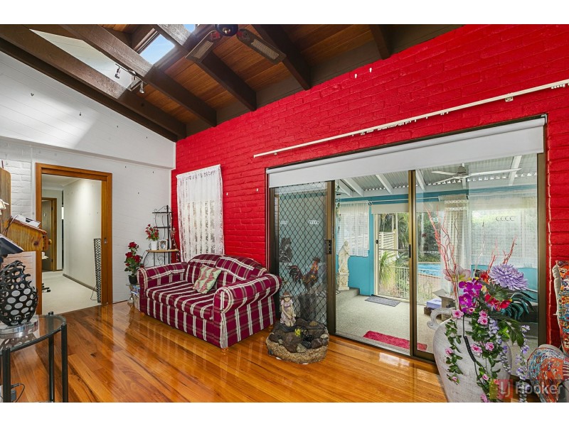 19 Hillview Drive, Yarravel NSW 2440