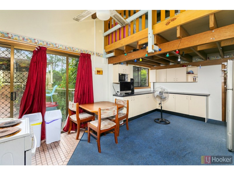 19 Hillview Drive, Yarravel NSW 2440