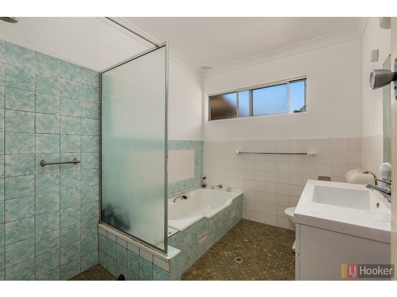 1 Broughton Street, West Kempsey NSW 2440