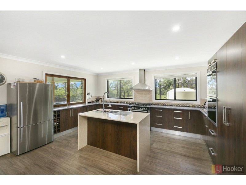 26 Frederick Dyson Pl, Yarravel NSW 2440