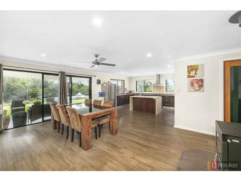 26 Frederick Dyson Pl, Yarravel NSW 2440