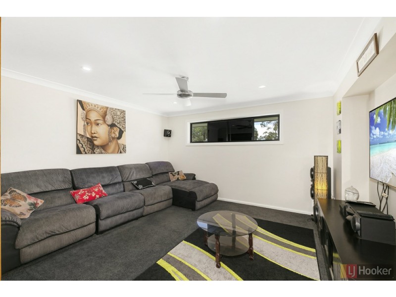 26 Frederick Dyson Pl, Yarravel NSW 2440