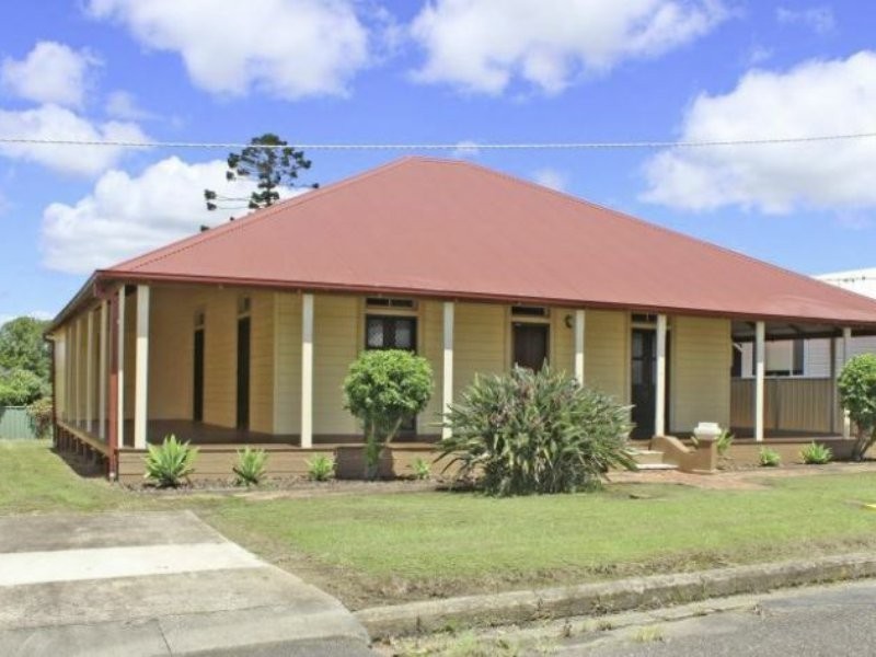 4 Tozer Street, West Kempsey NSW 2440