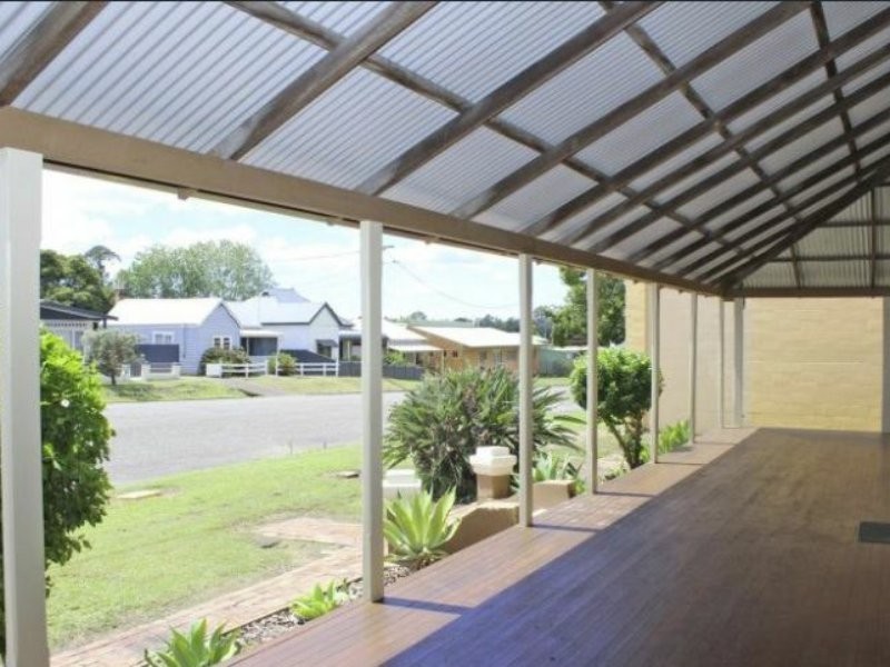 4 Tozer Street, West Kempsey NSW 2440