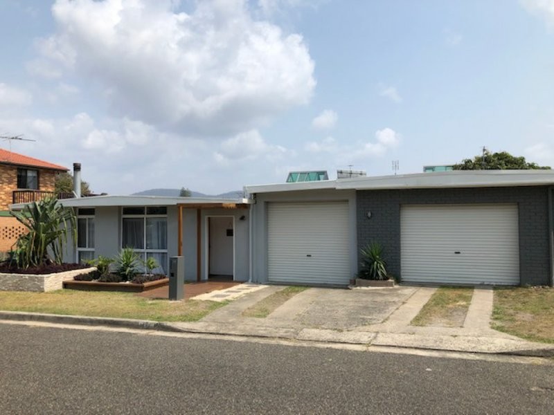 19 Hodgson Street, Crescent Head NSW 2440