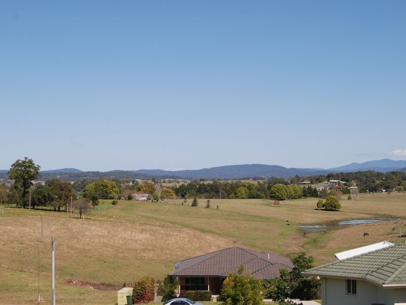 8 Harold Hughes Place, West Kempsey NSW 2440