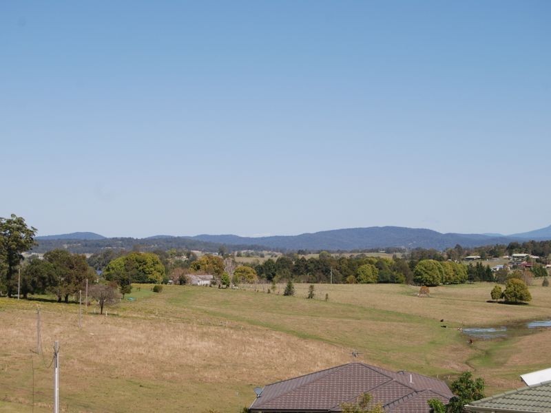 8 Harold Hughes Place, West Kempsey NSW 2440